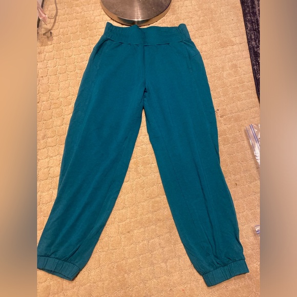 Joy Lab green ombré crew neck cropped sweater w/ Mid-Rise Terry Joggers NWOT - Picture 3 of 11
